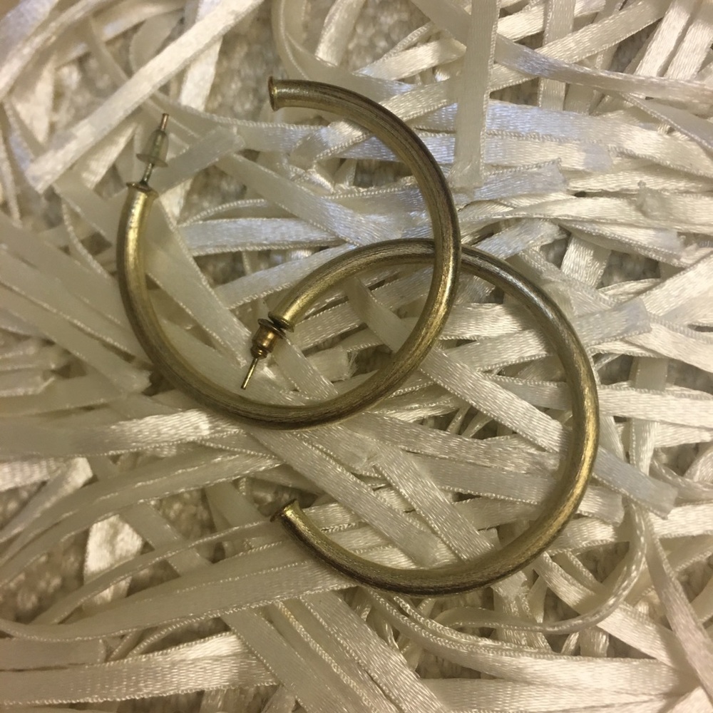 Sheila Fajl medium hoops